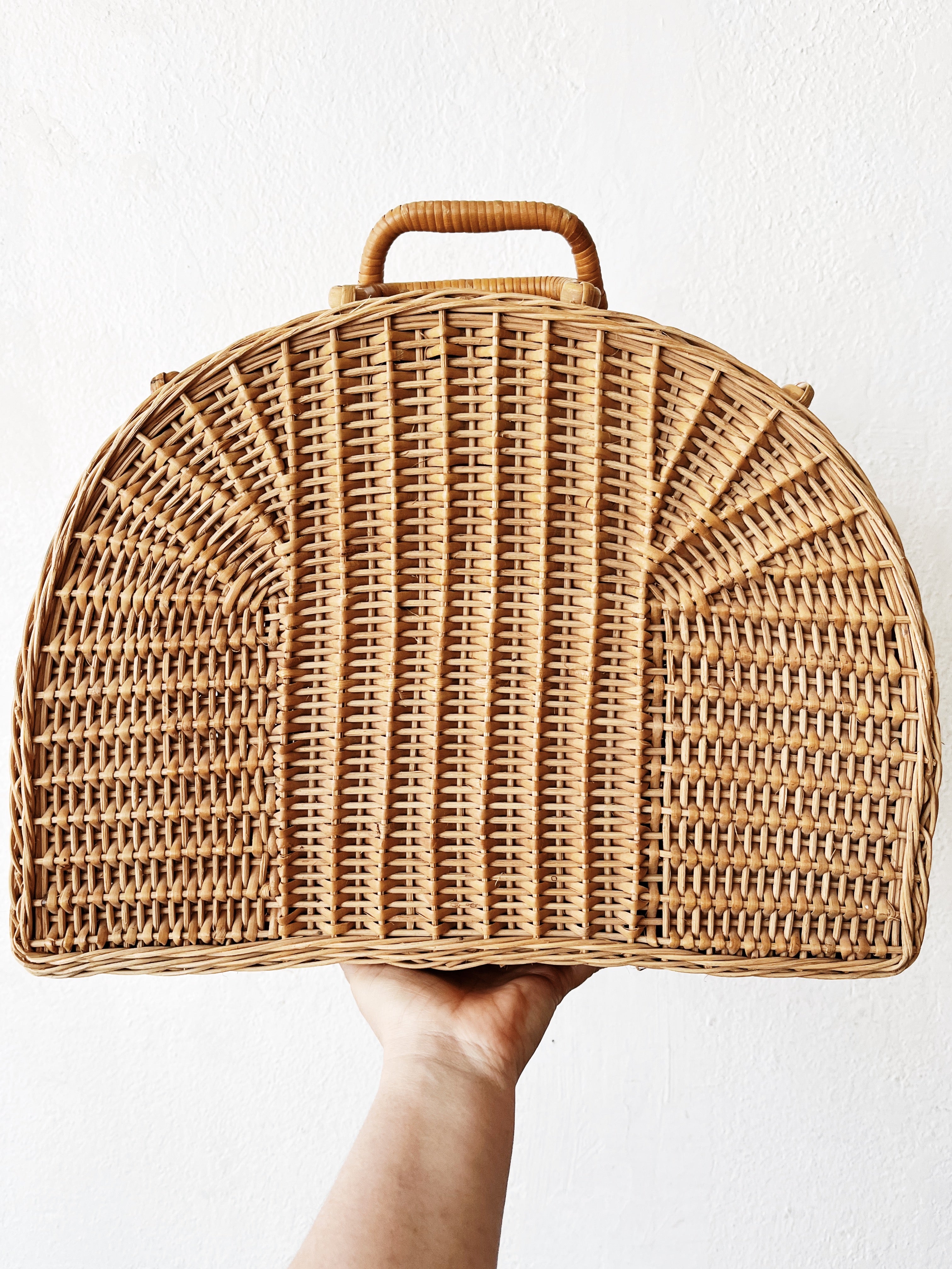 Vintage Picnic Basket - Thumbnail 3