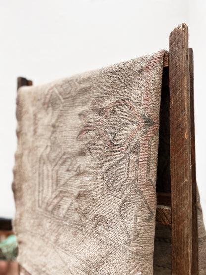 Vintage Wool and Linen Kilim Rug