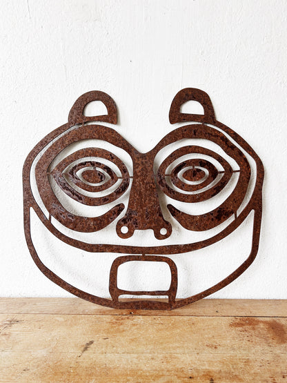 Vintage Iron Art ‘She Who Watches’