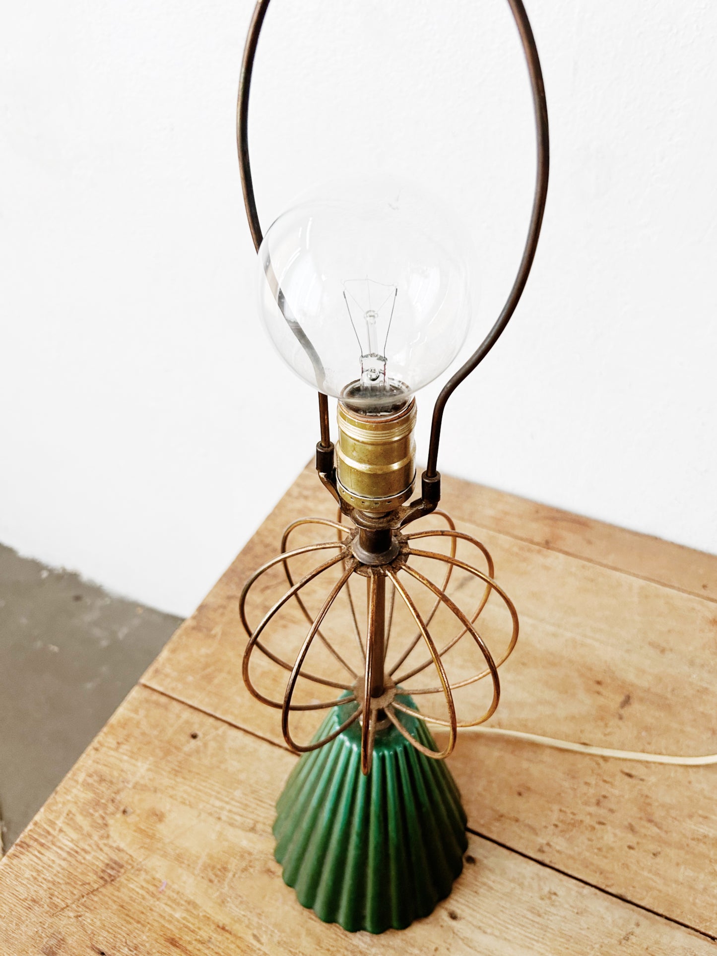 Ceramic Mid Modern Lamp
