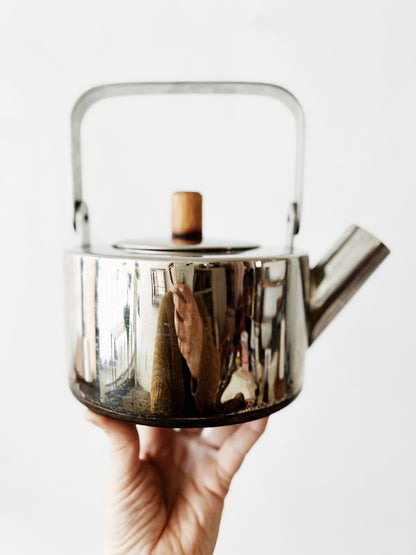 Vintage Modernist Kettle