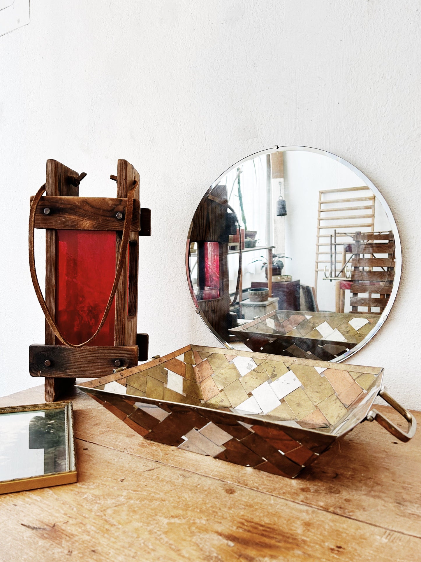 Round Industrial Edge Vintage Mirror