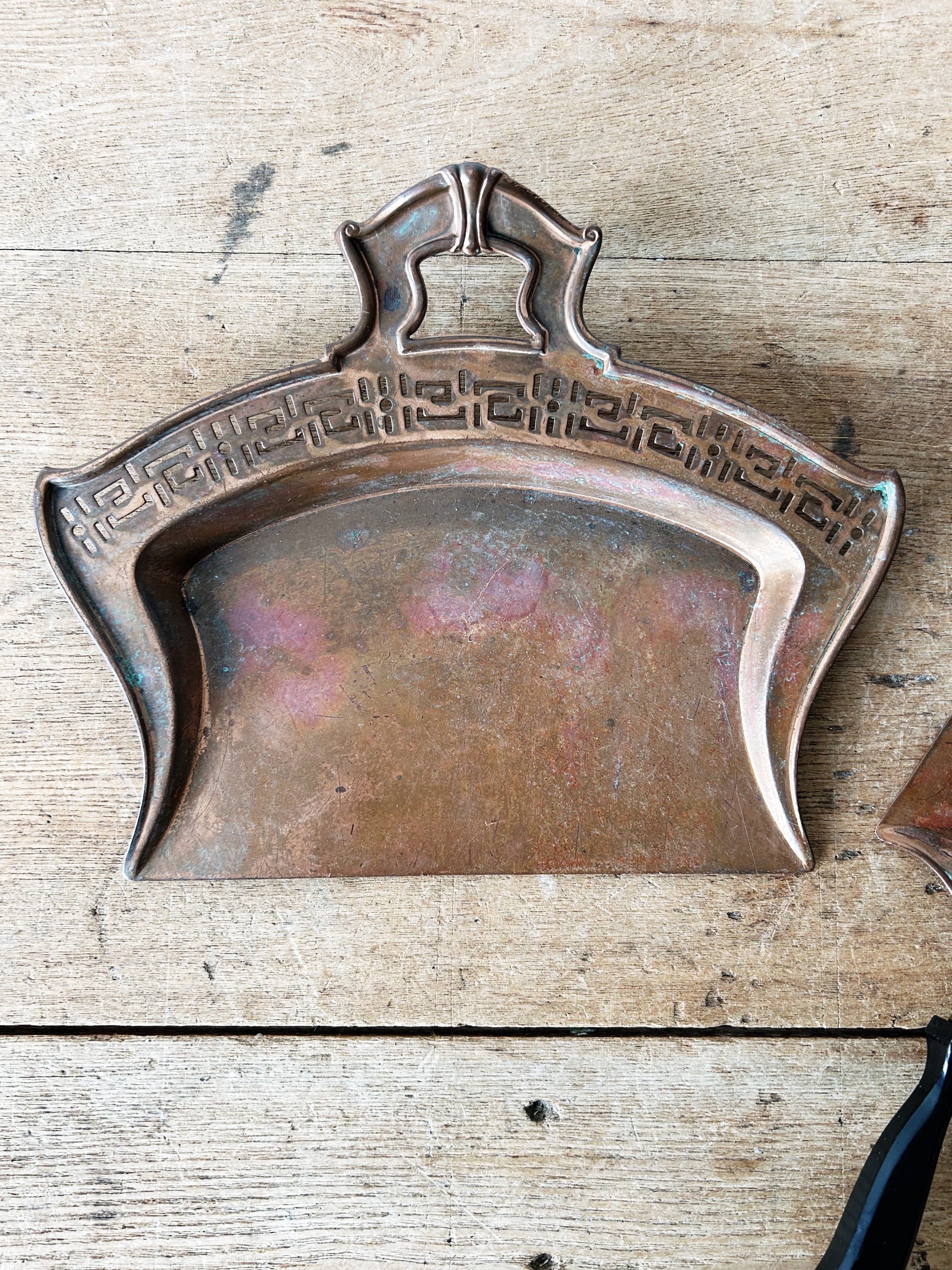 Antique Copper Dust Pan - Thumbnail 5