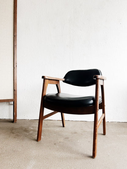 Vintage Gunlocke Style Chair