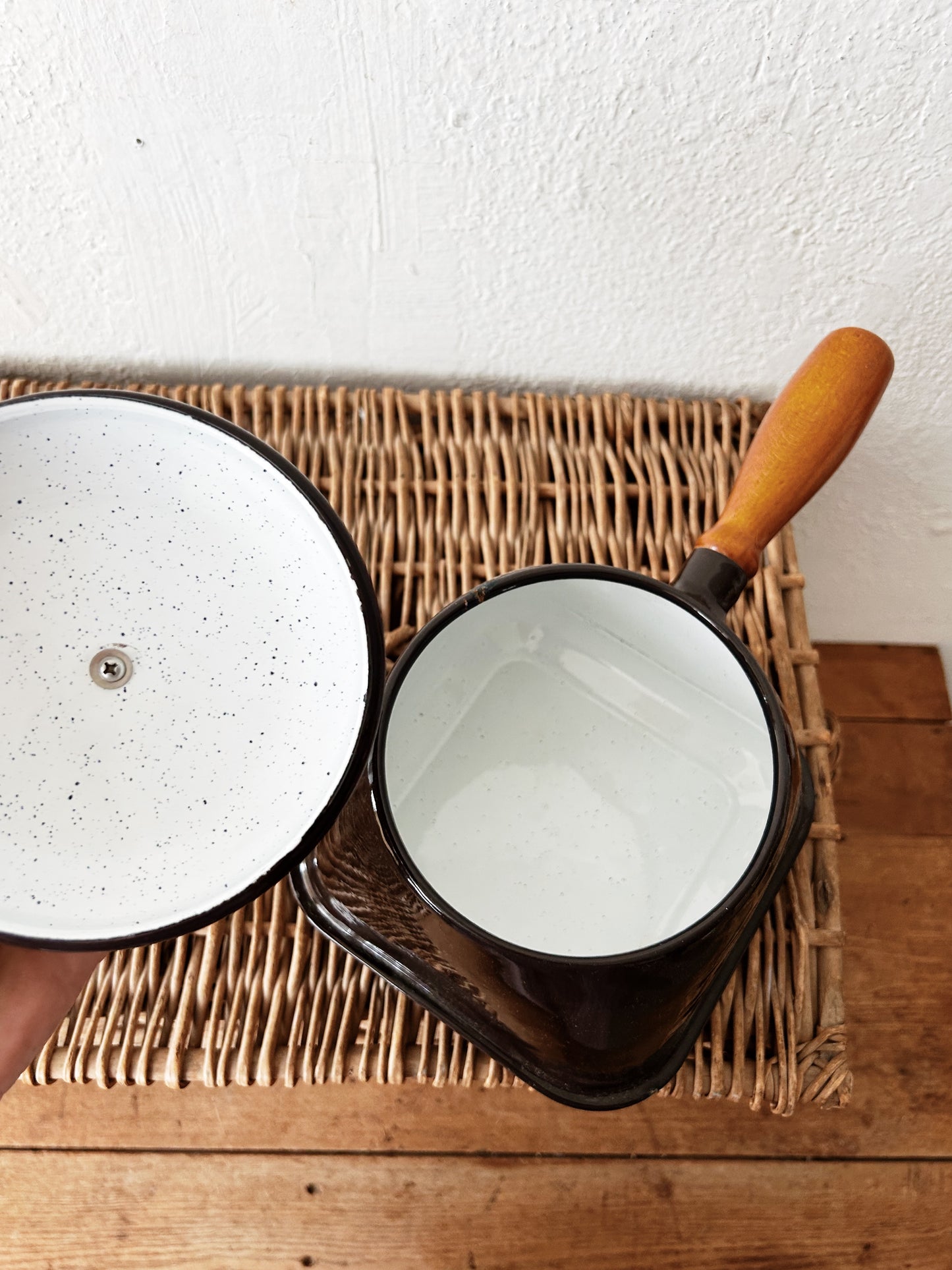 Mid Century Square Bottom Enamel Fondue Pan