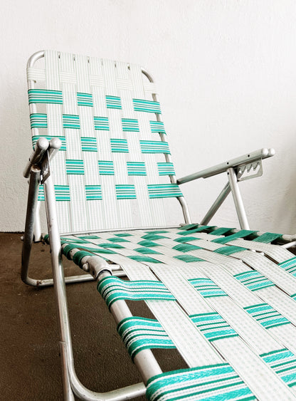 Mid Century Folding Lounge Lawn Chair