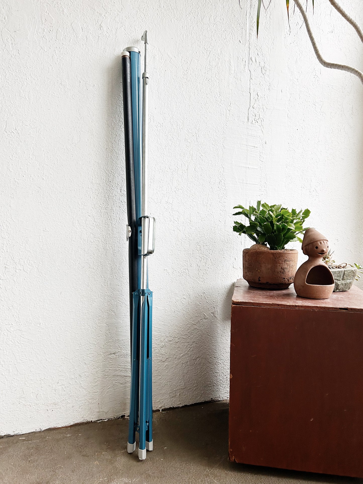 Mid Century Da-Lite Collapsible Projector Screen