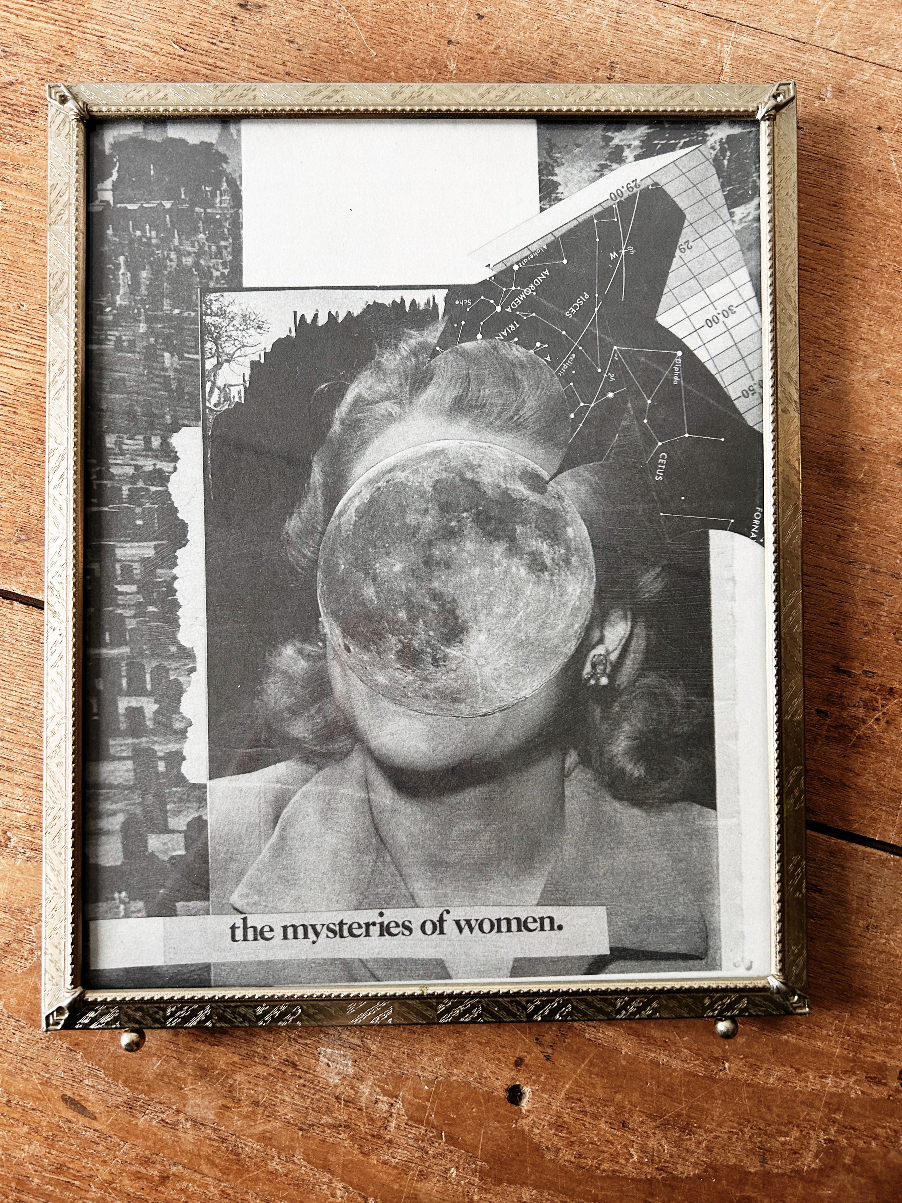 Mid Century Frame with Art Print - Thumbnail 2