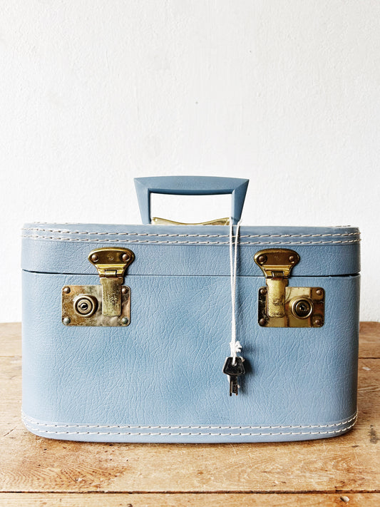 Mid Century Train Case w Keys