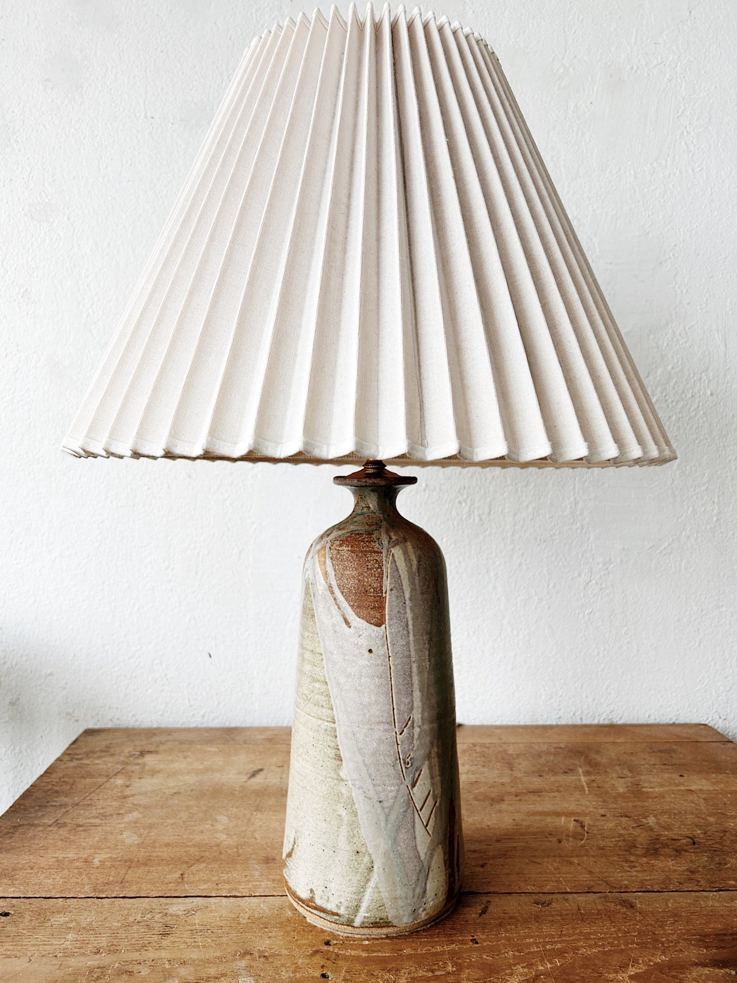 Vintage Signed Klickitat Pottery Lamp with Shade