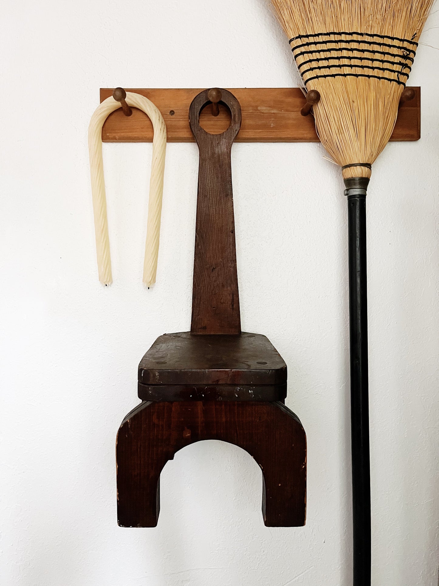 Antique Shaker Keyhole Stool