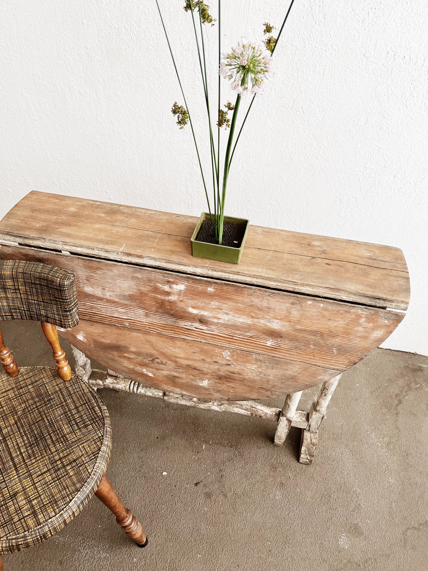 Antique Gustavian Tble