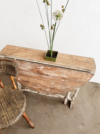 Antique Gustavian Tble