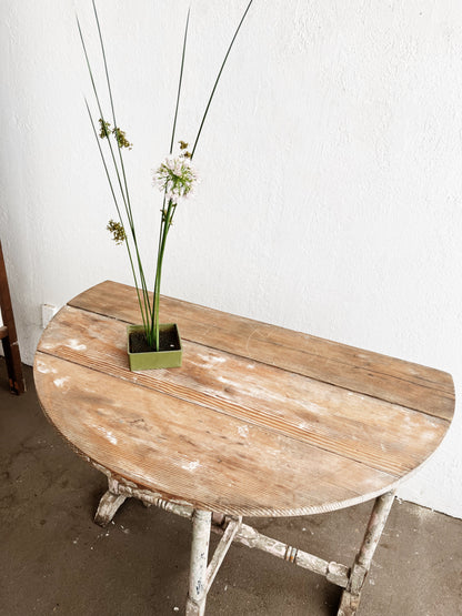 Antique Gustavian Tble