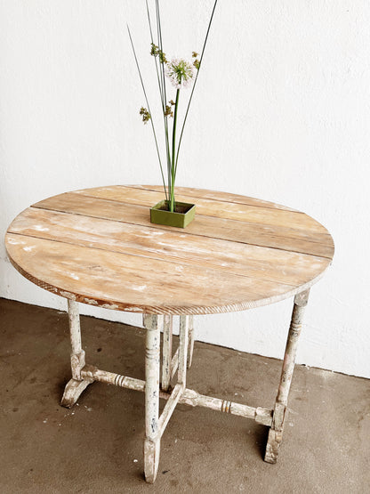 Antique Gustavian Tble