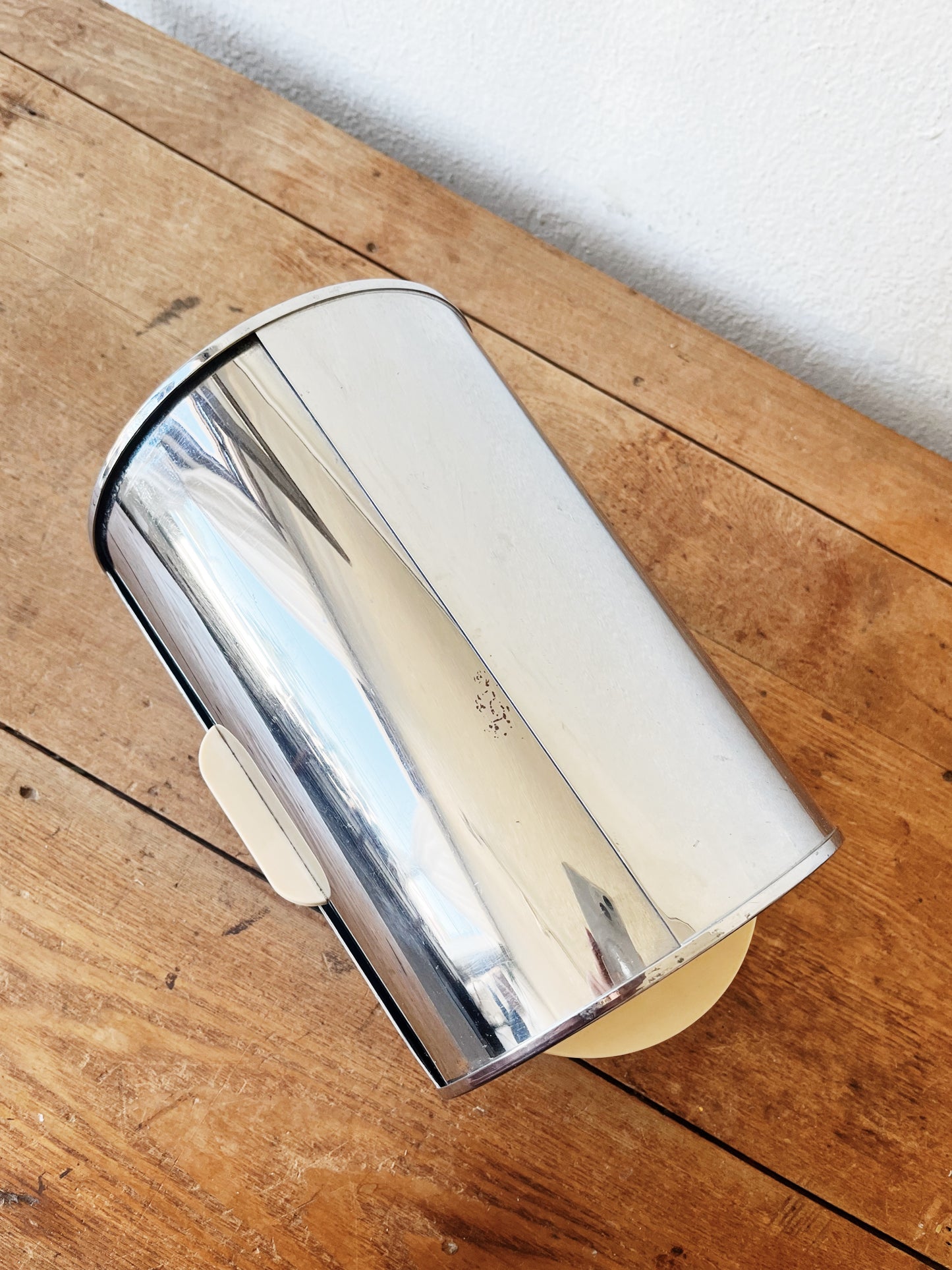 Atomic Era Bun Warmer