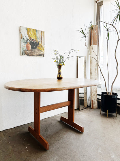 Vintage Standard of Gardner Oval Dining Table
