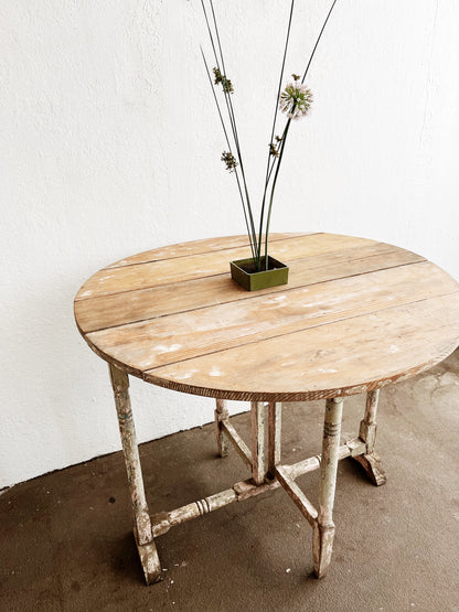 Antique Gustavian Tble