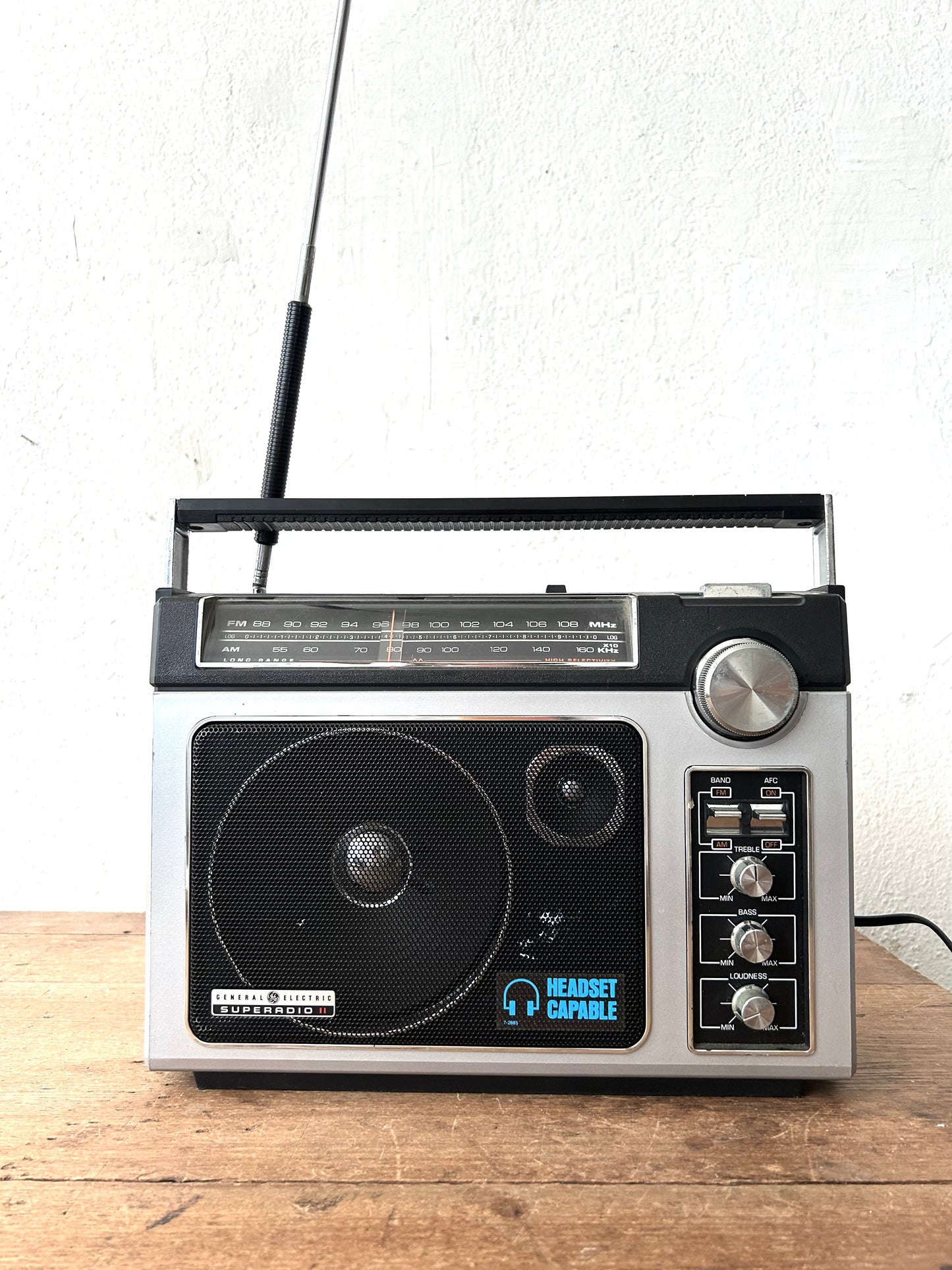 Mid Century GE Superadio