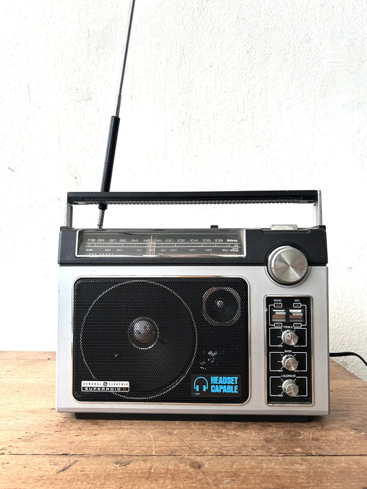 Mid Century GE Superadio
