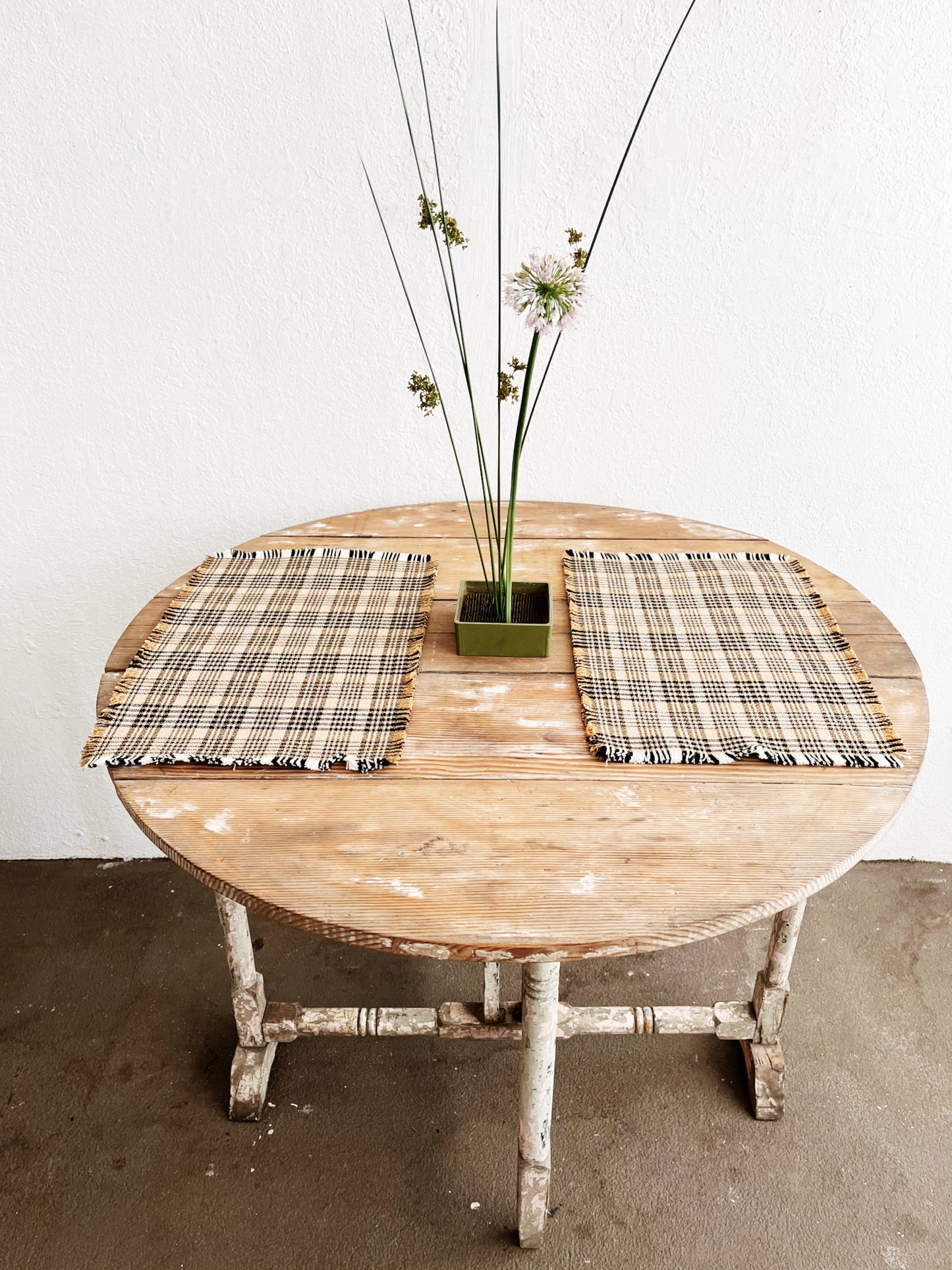 Antique Gustavian Tble