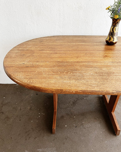 Vintage Standard of Gardner Oval Dining Table