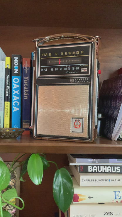 Mid Century GE AM/FM Portable Radio