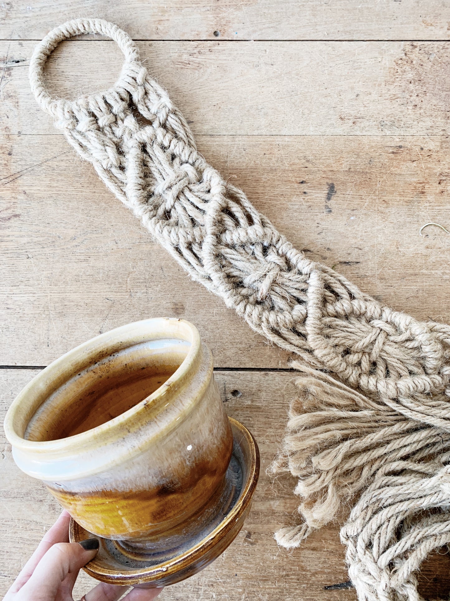 Vintage Macrame Plant Hanger / Ceramic Tray Pot