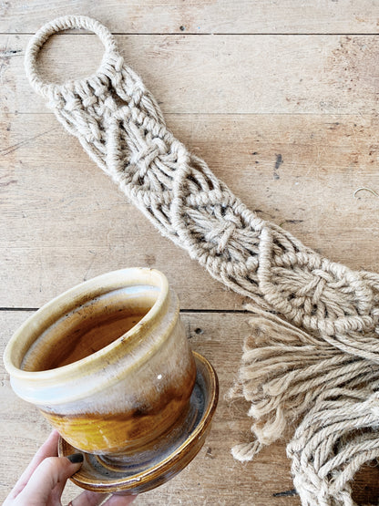 Vintage Macrame Plant Hanger / Ceramic Tray Pot