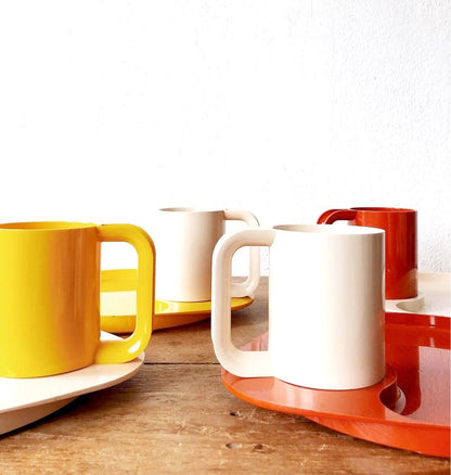 Vintage 70s Sterilite Mug and Dish Set