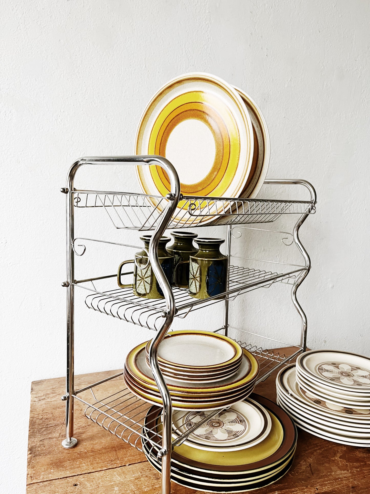 Pair of Mikasa Sun Circles Vintage Plates