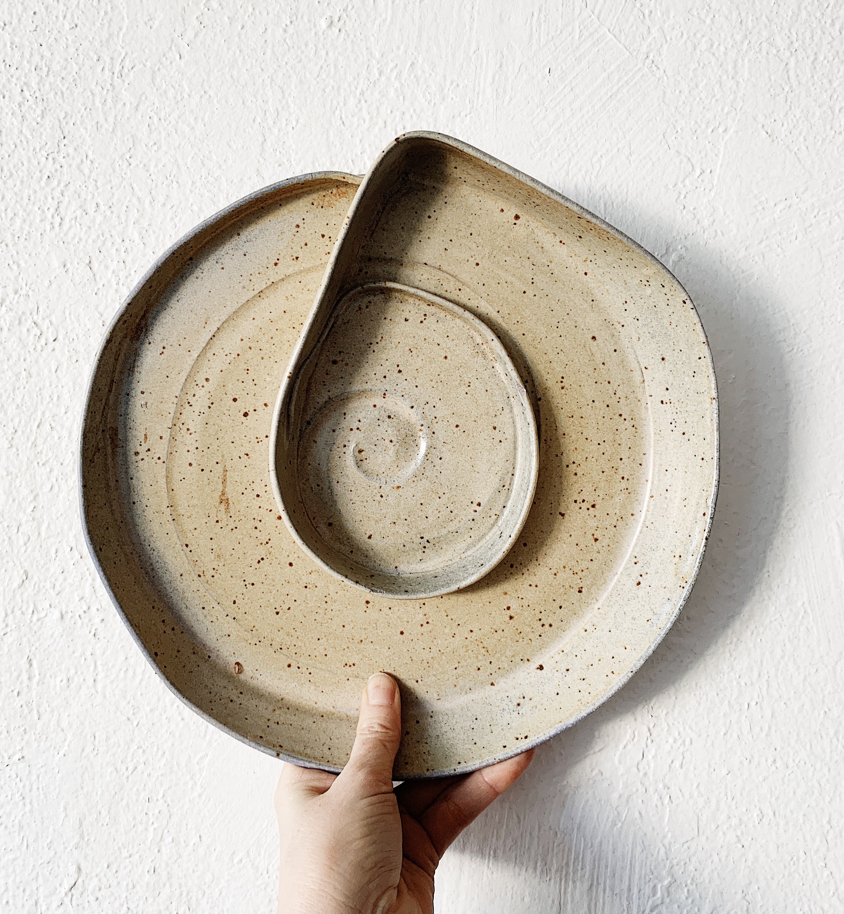 Modern Stoneware Chip and Dip - Thumbnail 2