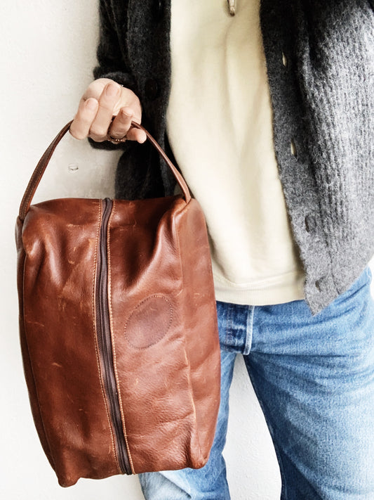 RESERVED COURTNEY Large Leather Dopp Bag