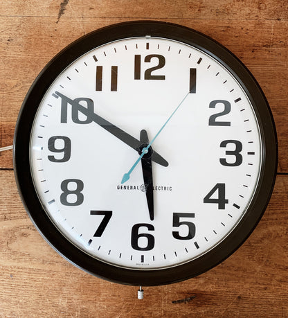 Large Mid Century GE Electric Wall Clock