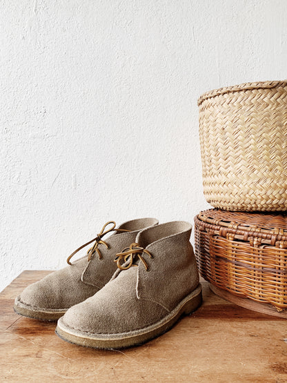 Clark’s Suede Desert Boots Women’s 8.5