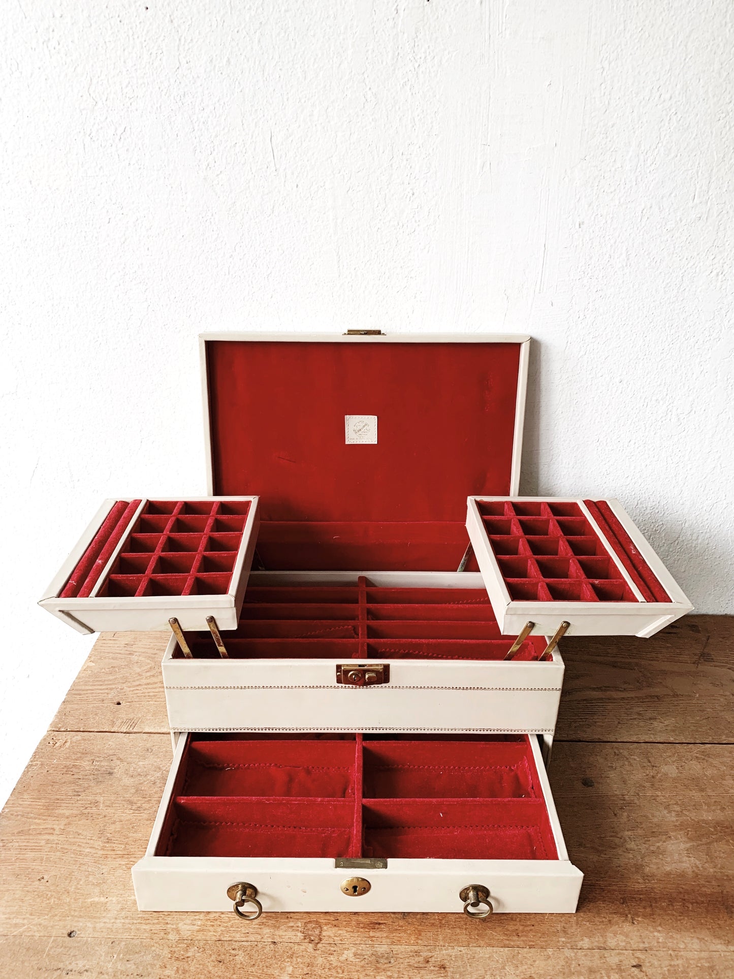 Large Vintage Leather Bound Velvet Lined Jewelry Box