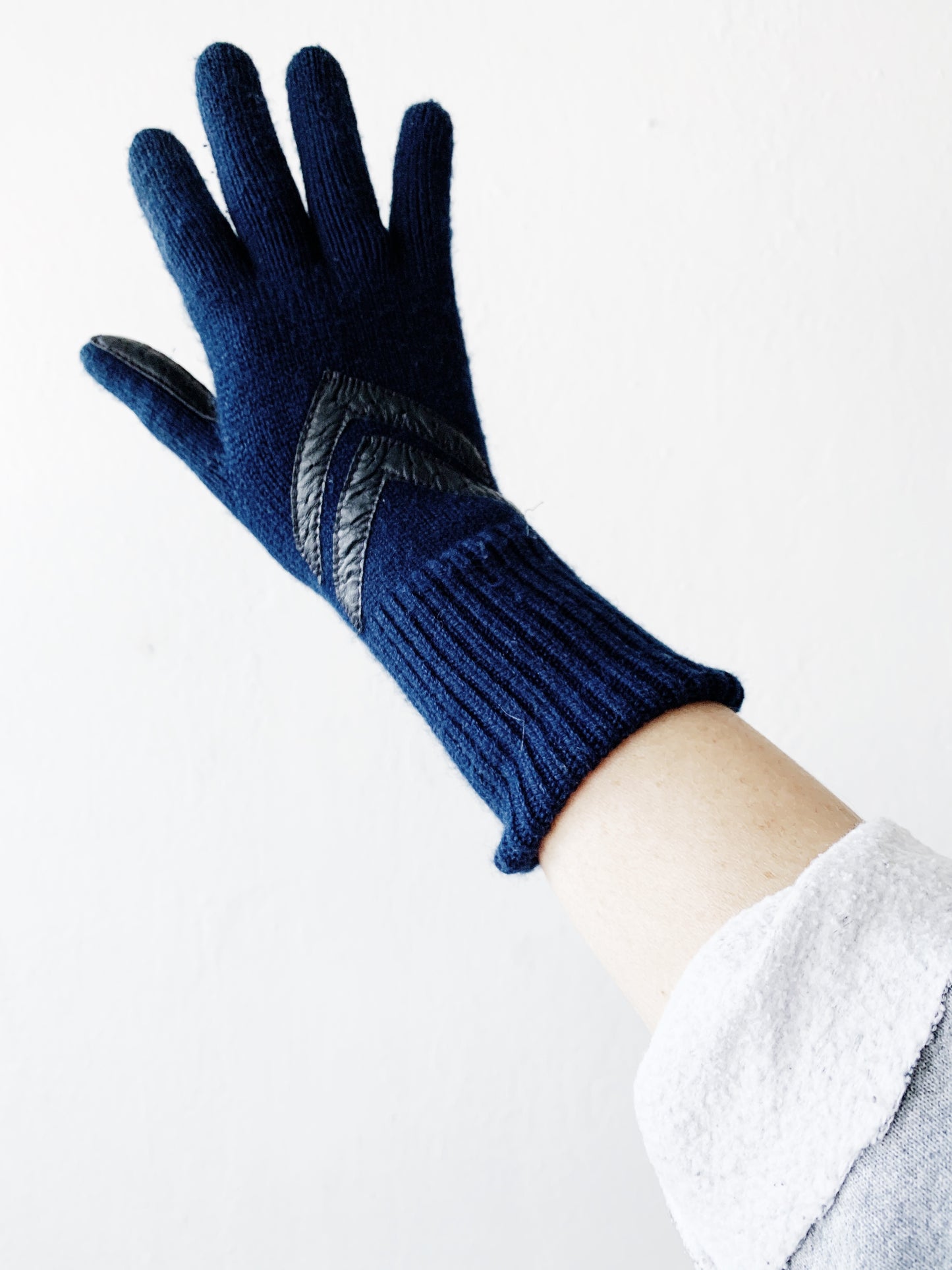 Vintage Knit Gloves with Leather