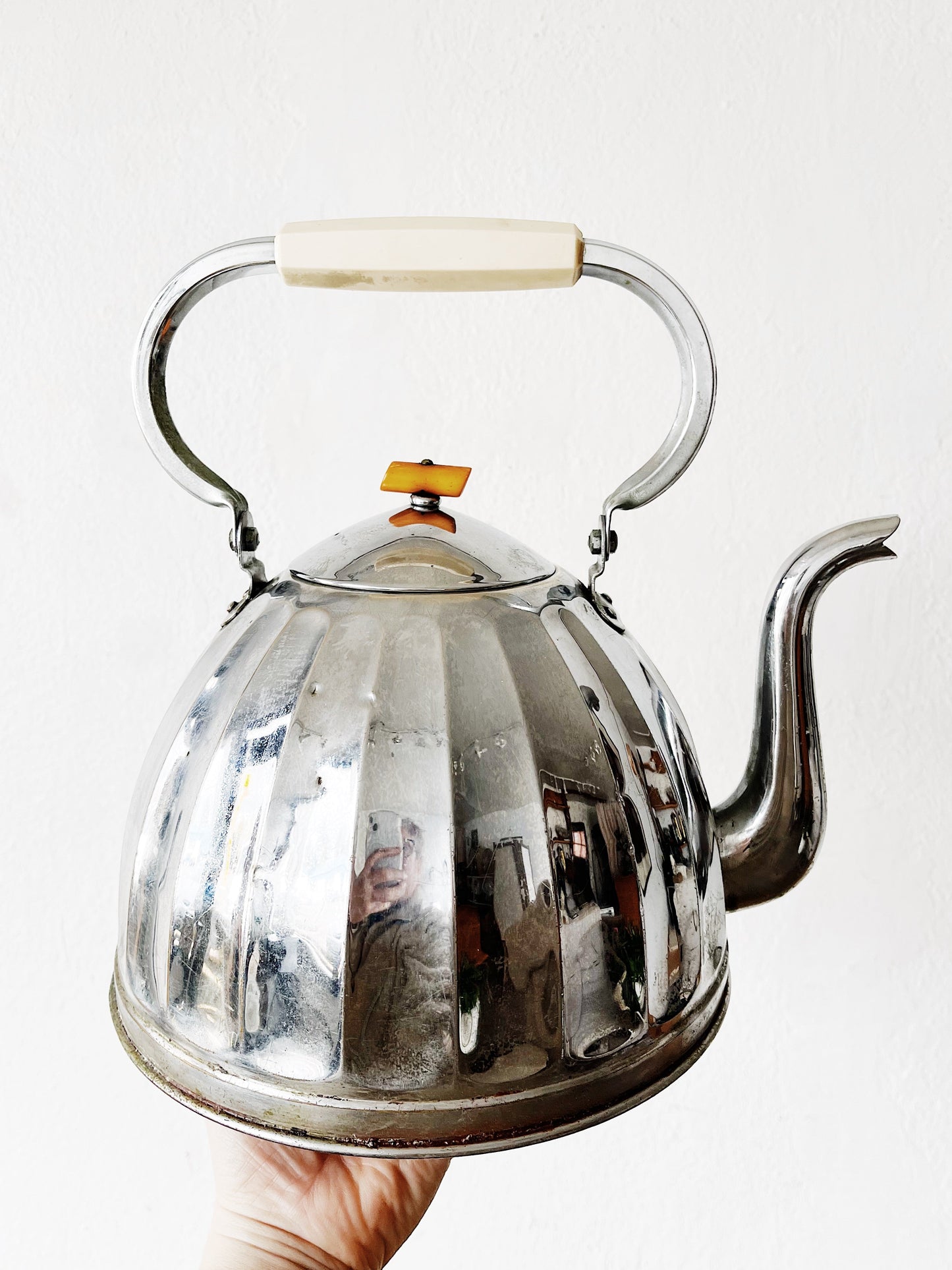 Large Deco Era Kettle