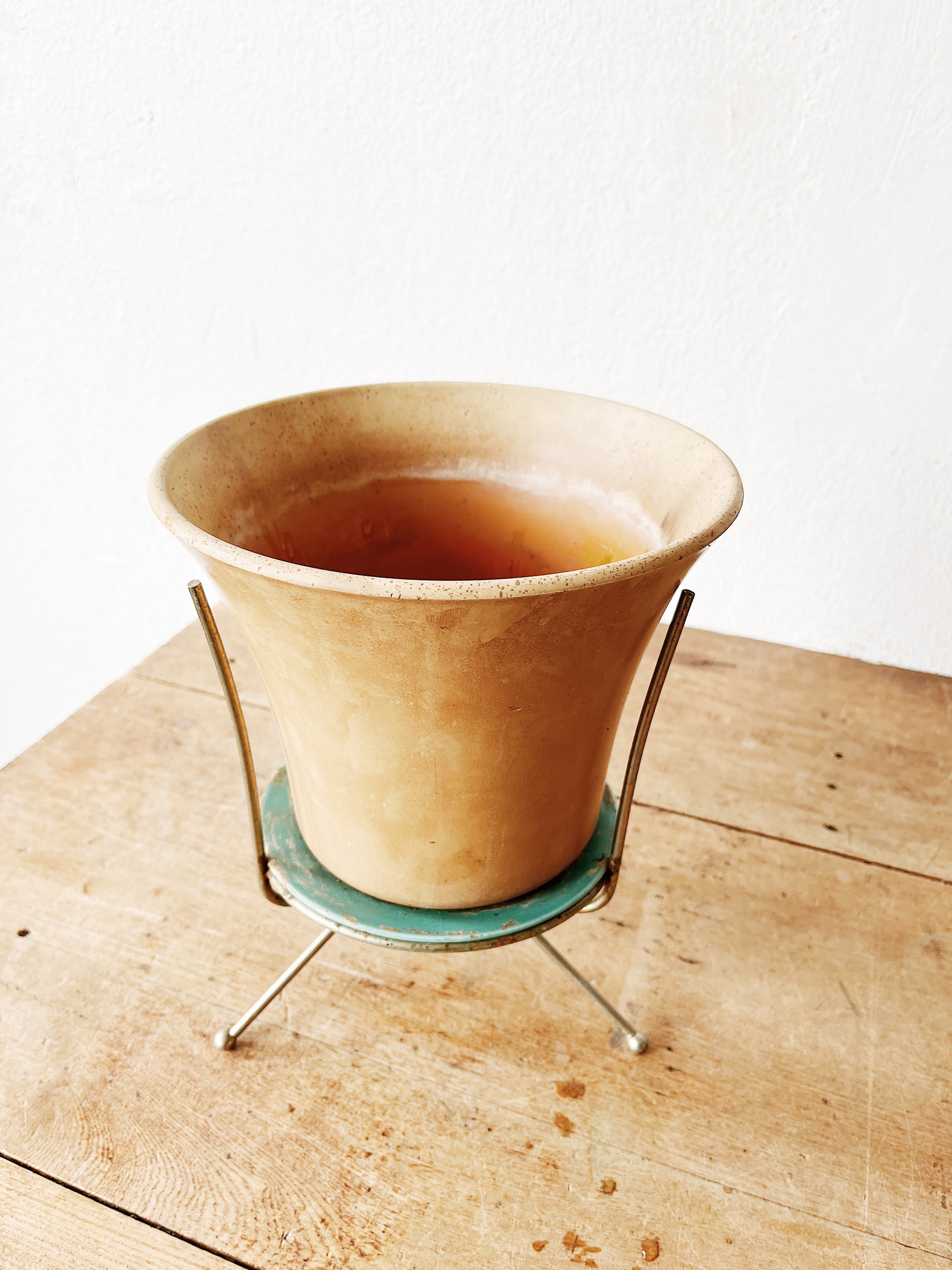 MCM Plant Stand - Thumbnail 5