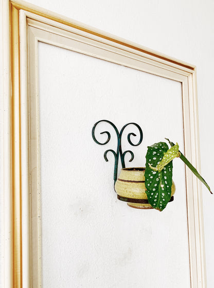 Mid Century Iron Pot Holder