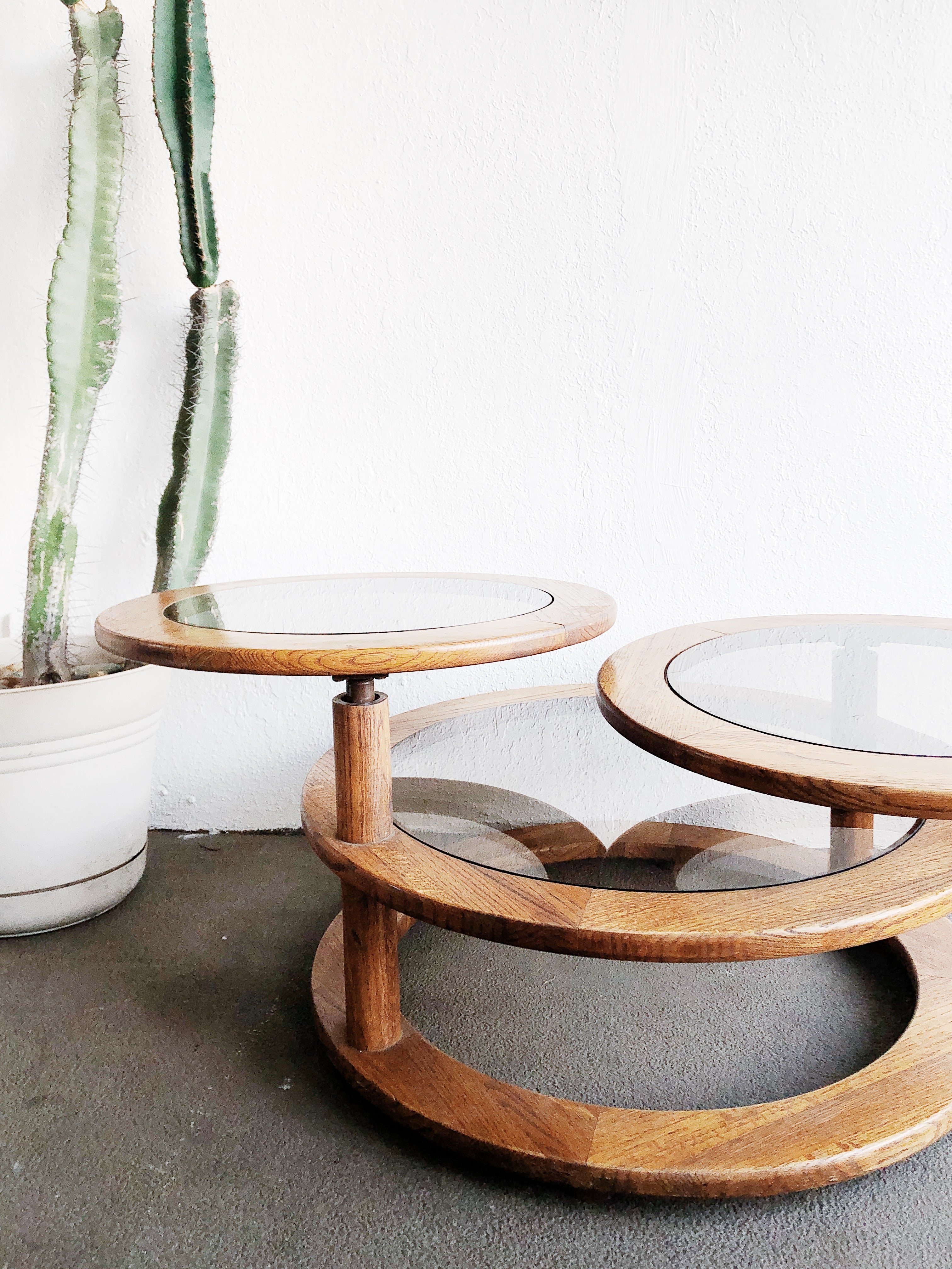 RESERVED BLOMSTER Vintage Expanding Circular Coffee Table - Thumbnail 3