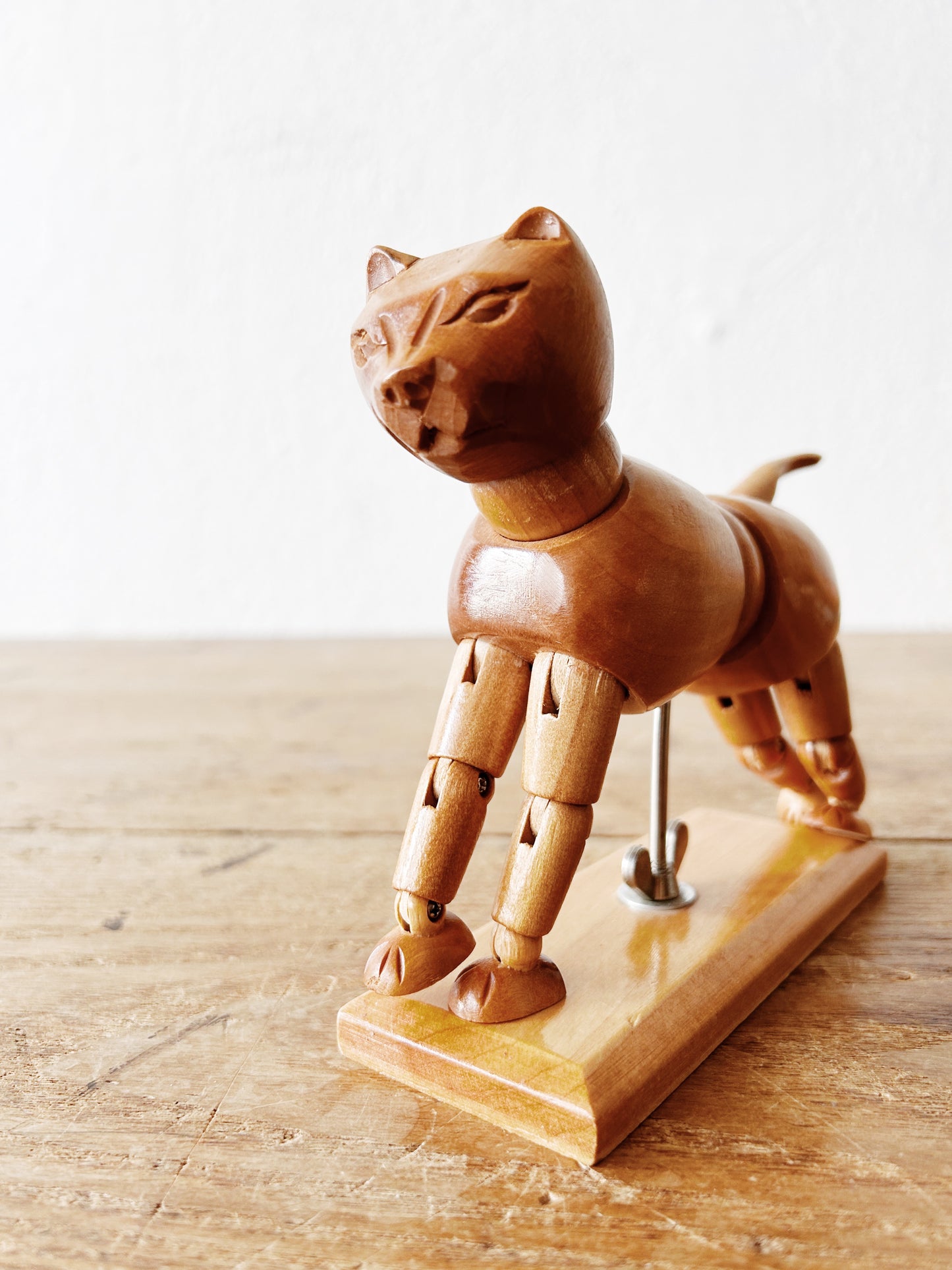 Articulated Wood Cat Model