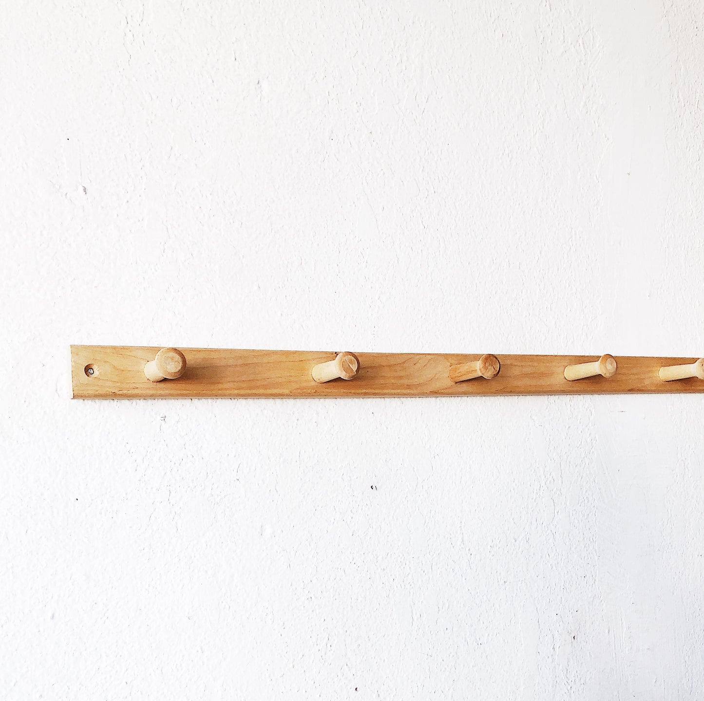 Simple Wood Peg Rack
