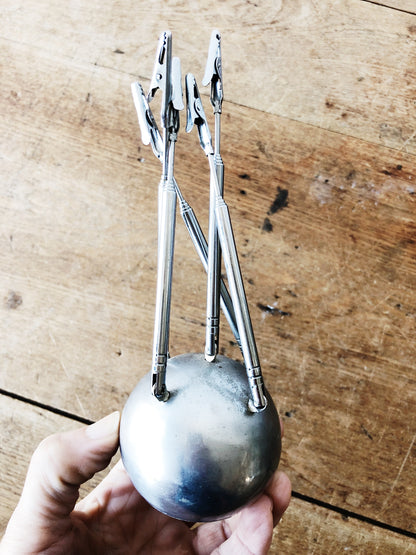 Sputnik Style Holder