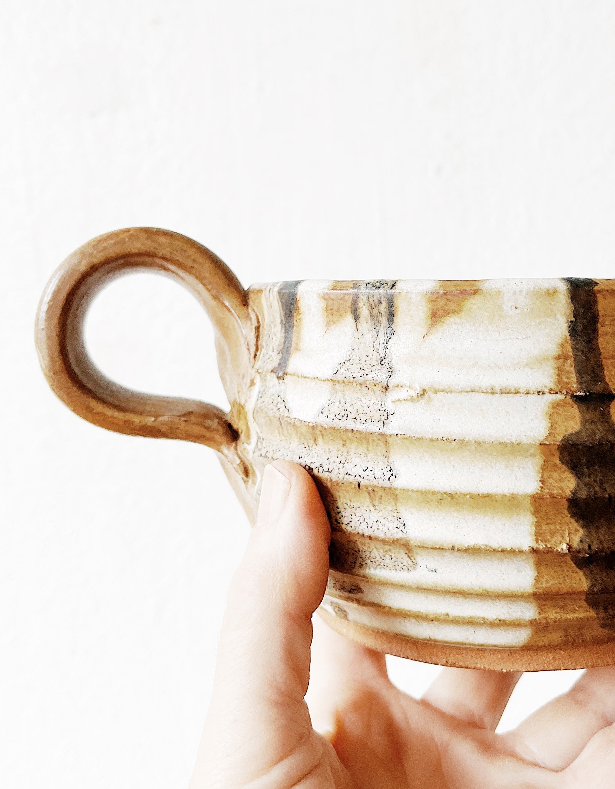 Vintage Ceramic Handled Bowl - Thumbnail 2