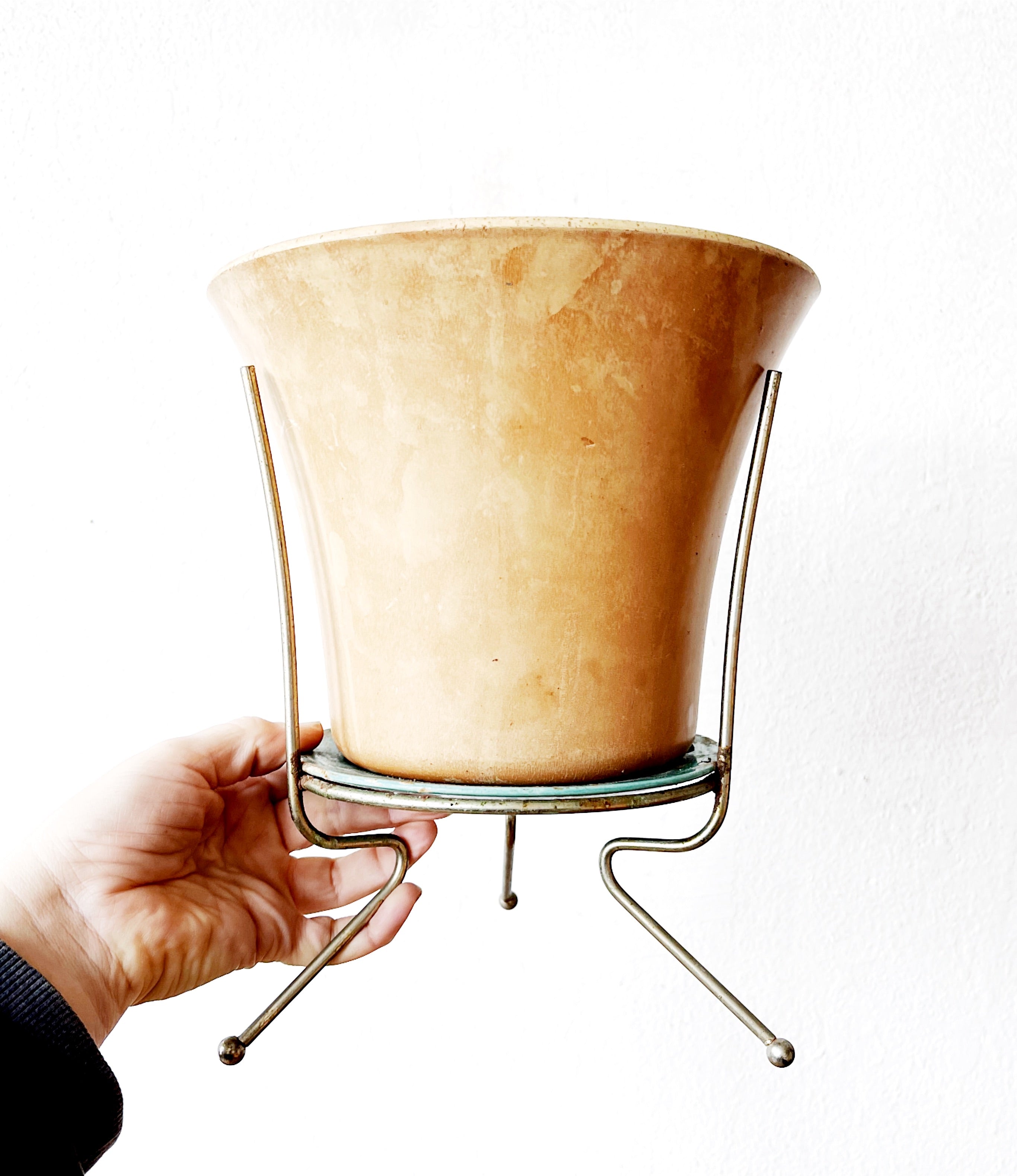 MCM Plant Stand - Thumbnail 4