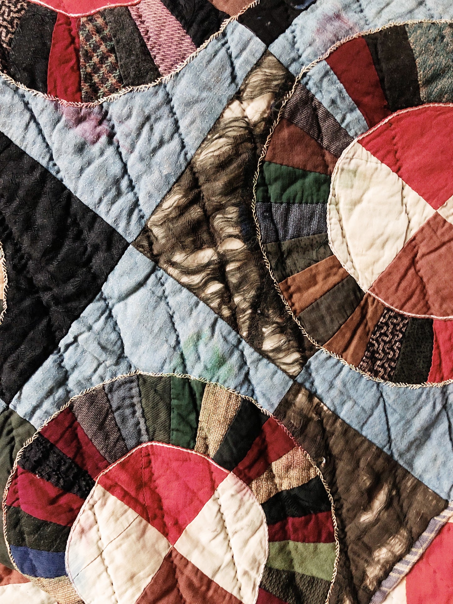 Antique Wagon Wheel Quilt Circa 1900