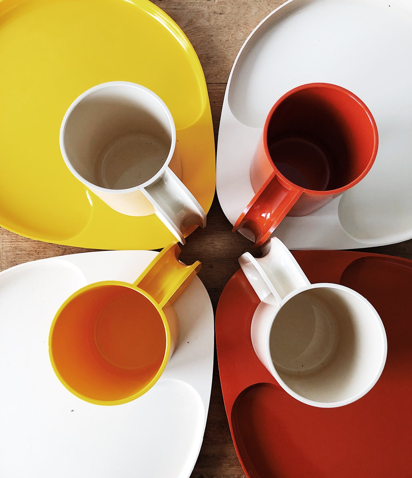 Vintage 70s Sterilite Mug and Dish Set