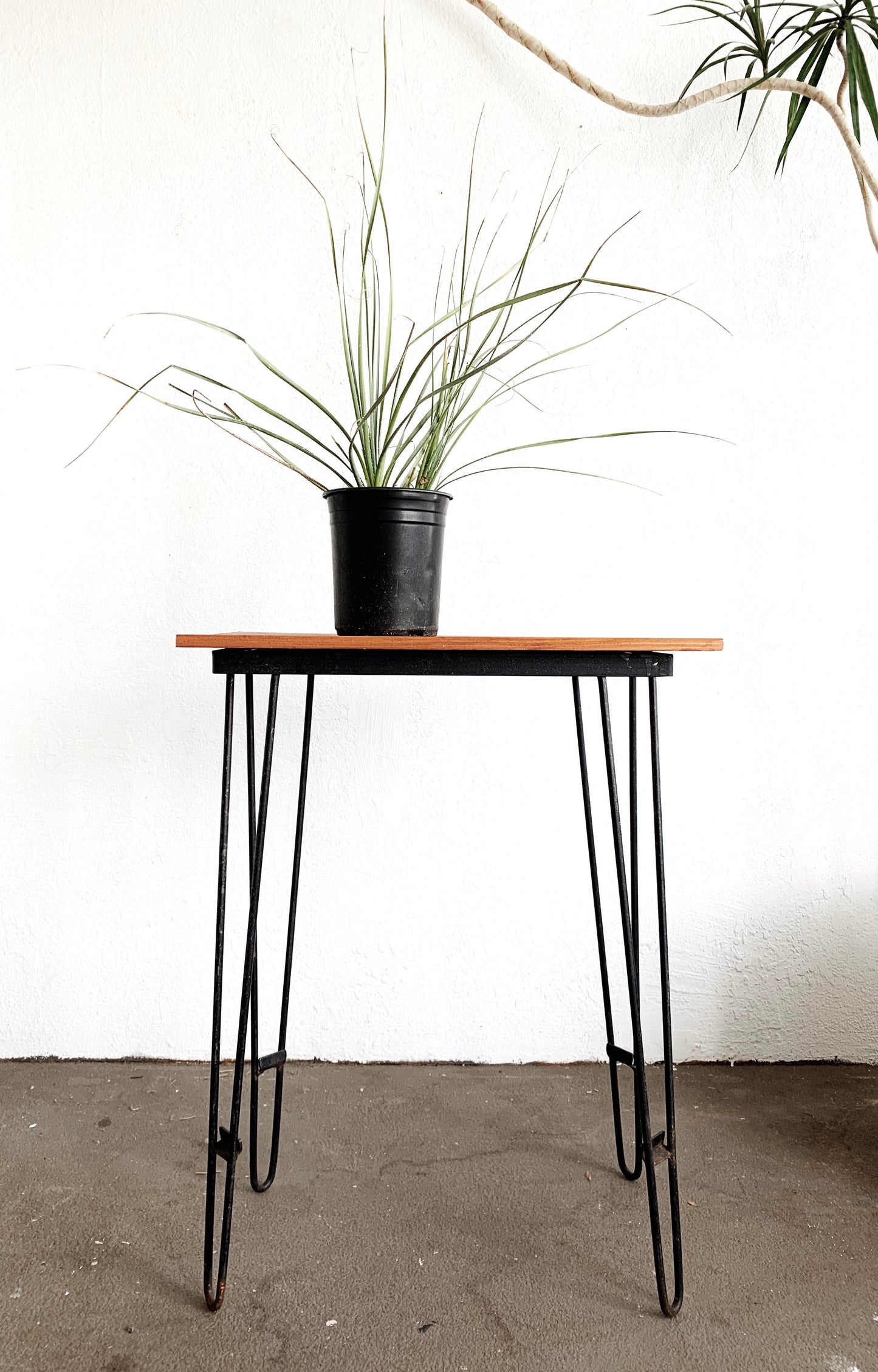 Hand Crafted Hair Pin Leg Table