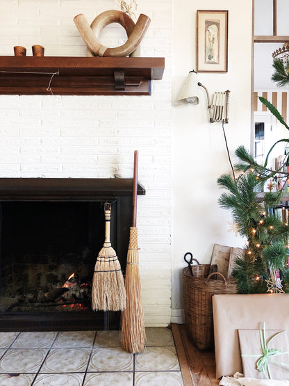 Vintage Hand or Hearth Broom
